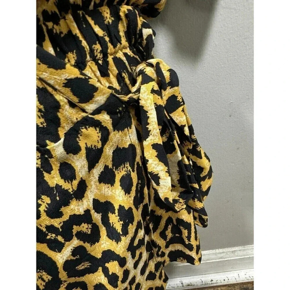 Urban Outfitters Cheetah Print Romper Ladies Size Small W Skort - Picture 4 of 8